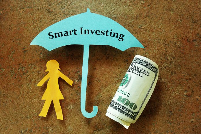 Learn from the Best: 5 Qualities of a Smart Investor